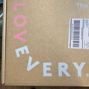 Lovevery 9-10 month Play Kit”The Explorer”